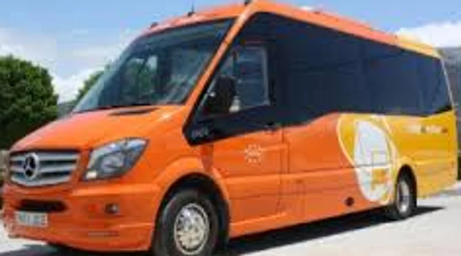 Minibus huren voor luchthaventransfers en dagtochten in Andalusië